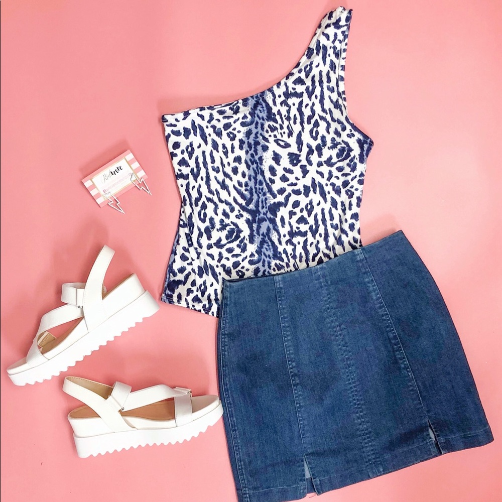 One shoulder leopard bodysuit